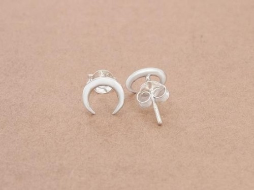 1 pair of 925 Sterling Silver Crescent Moon Stud Earrings 7x8 mm.