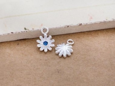 925 Sterling Silver Daisy Charms, with Lab grown Sapphire 7 mm.