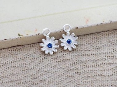 925 Sterling Silver Daisy Charms, with Lab grown Sapphire 7 mm.