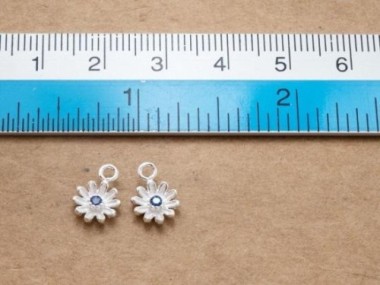 925 Sterling Silver Daisy Charms, with Lab grown Sapphire 7 mm.