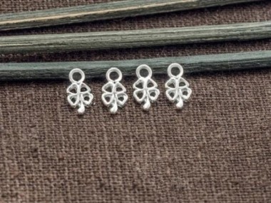 925 Sterling Silver Tiny Four Leaf Clover Charms 4x6 mm.