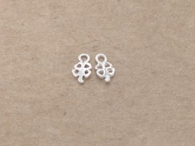 925 Sterling Silver Tiny Four Leaf Clover Charms 4x6 mm.