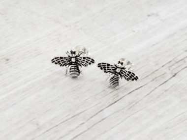 1 pair of 925 Sterling Silver Bee Stud Earrings 9x14mm.