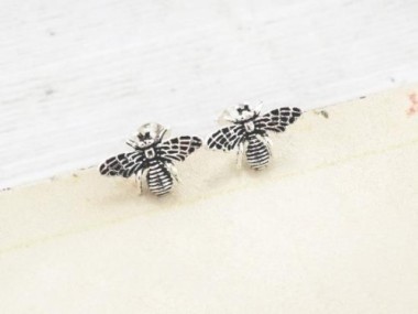 925 Sterling Silver Bee Stud Earrings 9x14mm.