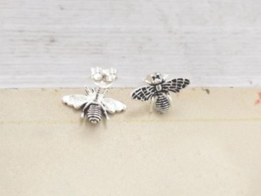 925 Sterling Silver Bee Stud Earrings 9x14mm.