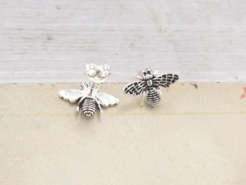 1 pair of 925 Sterling Silver Bee Stud Earrings 9x14mm.