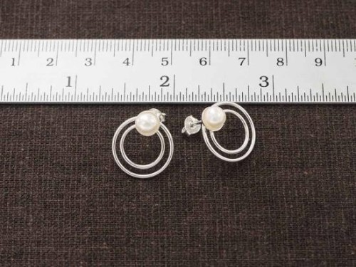 1 pair of 925 Sterling Silver Circle Hoop Stud Earrings., With Pearl.