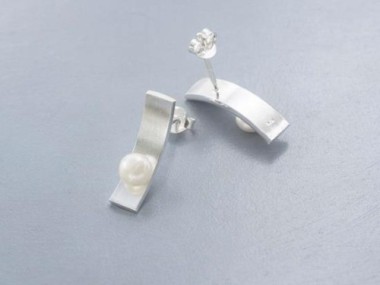 925 Sterling Silver Curved Bar Stud Earrings, With Pearl.