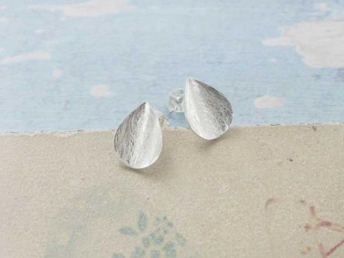 1 pair of 925 Sterling Silver Pear Stud Earrings 9x12mm. Brushed finish