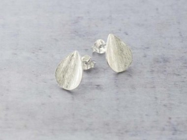 925 Sterling Silver Pear Stud Earrings 9x12mm.