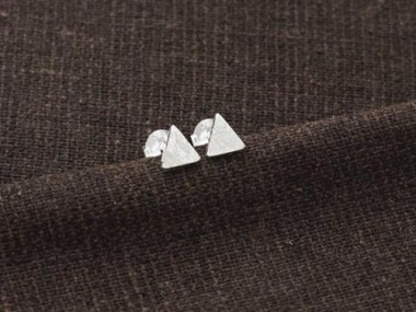 925 Sterling Silver Brushed Triangle Stud Earrings 5mm.