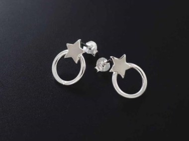 1 pair of 925 Sterling Silver Star and Circle Link Stud Earrings. Polish Finished