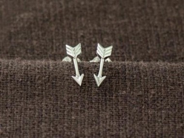 925 Sterling Silver Arrow Stud Earrings 3x9mm.