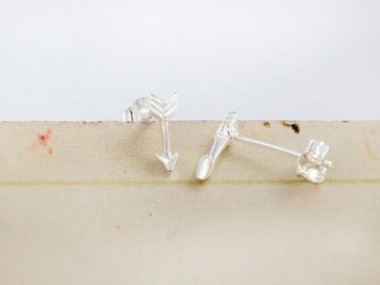 925 Sterling Silver Arrow Stud Earrings 3x9mm.