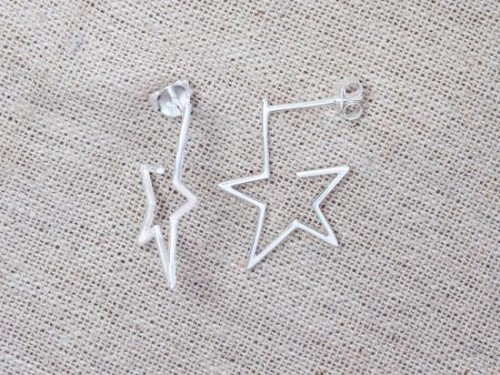 1 pair of 925 Sterling Silver Star Stud Earrings 19mm.