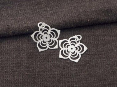 925 Sterling Silver Filigree Flower Pendants 19 mm.