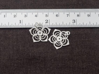 925 Sterling Silver Filigree Flower Pendants 19 mm.