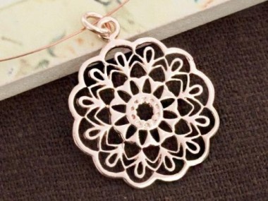 925 Sterling Silver Rose Gold Vermeil Style Filigree Disc Pendant 23mm.