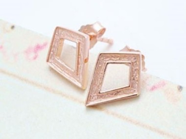 925 Sterling Silver Rose Gold Vermeil Style Textured Diamond shaped Stud Earrings 8x11mm.