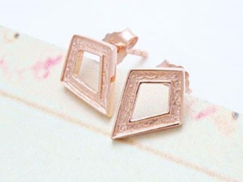 1 Pair of 925 Sterling Silver Rose Gold Vermeil Style Textured Diamond shaped Stud Earrings 8x11mm.