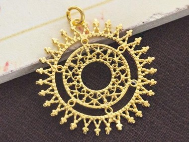 925 Sterling Silver Gold Vermeil Style Filigree Disc Pendant 30mm.