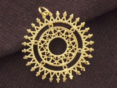 925 Sterling Silver Gold Vermeil Style Filigree Disc Pendant 30mm.