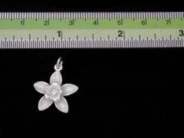 925 Sterling Silver Flower Pendant 17mm.