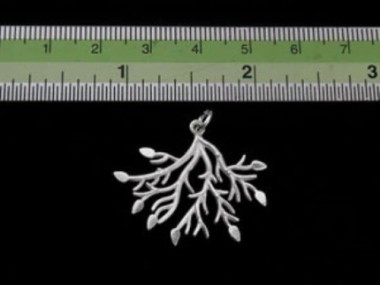 925 Sterling Silver Leaf Branch Pendant 26x30 mm.