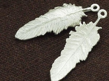 925 Sterling Silver Feather Pendants 10x32mm.