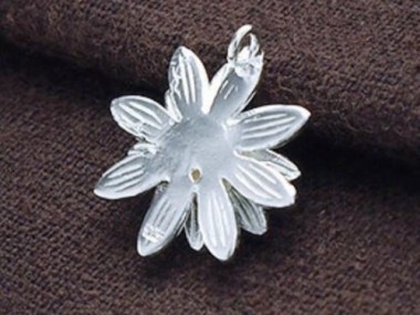 925 Sterling Silver Lotus Flower Pendant 16mm.