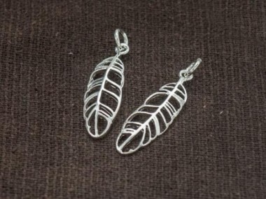 925 Sterling Silver Leaf Charms 7x24 mm.P