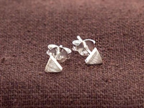 1 pair of 925 Sterling Silver Tiny Triangle Stud Earrings 4mm. , minimalist earrings ., Brush Finished .