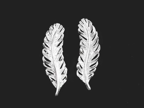 1 pair of 925 Sterling Silver Feather Stud Earrings 7.5x26mm.