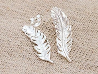 925 Sterling Silver Feather Stud Earrings 7.5x26mm.