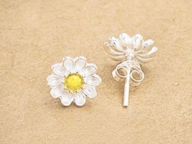 925 Sterling Silver Flower Stud Earrings, Gold plated pollen 10mm.