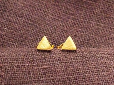 925 Sterling Silver 24K Gold Vermeil Style Tiny Triangle Stud Earrings 4mm.