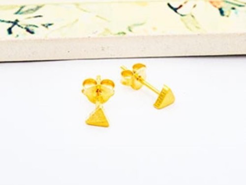 1 Pair of 925 Sterling Silver 24K Gold Vermeil Style Tiny Triangle Stud Earrings 4mm. Brush Finished.