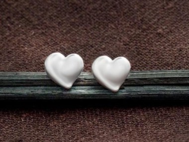 925 Sterling Silver Heart Stud Earrings 7.5x8 mm.