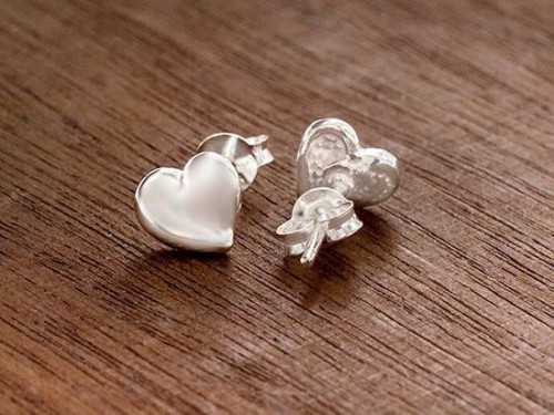 1 pair of 925 Sterling Silver Heart Stud Earrings 7.5x8 mm.