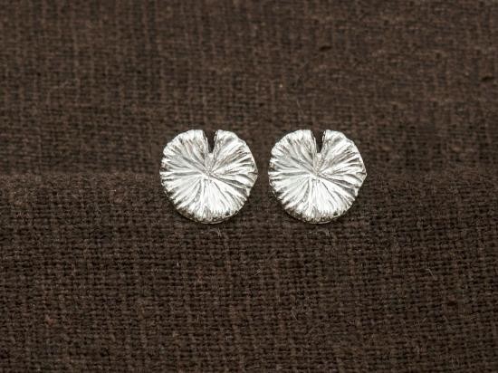 1 pair of 925 Sterling Silver Tiny Lotus Leaf Stud Earrings 9mm.