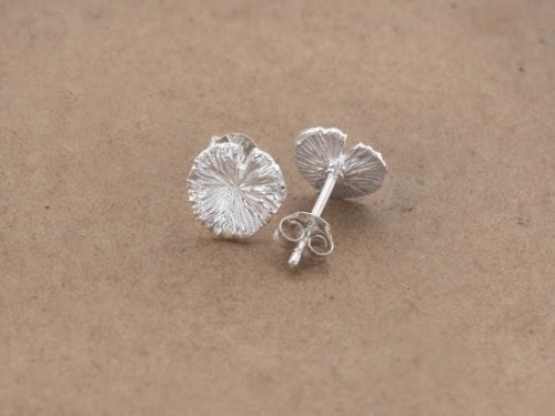 1 pair of 925 Sterling Silver Tiny Lotus Leaf Stud Earrings 9mm.