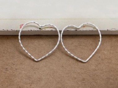 925 Sterling Silver Diamond Cut Heart Links, Connectors 25x1 mm.