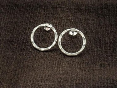 925 Sterling Silver Hammered Circle Stud Earrings 15mm.