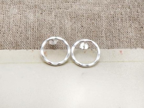 1 pair of 925 Sterling Silver Hammered Circle Stud Earrings 15mm. minimalist earrings