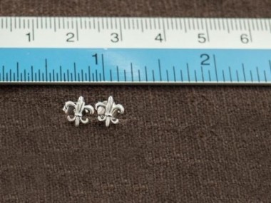 925 Sterling Silver Fleur de lis Stud Earrings 6x7mm.