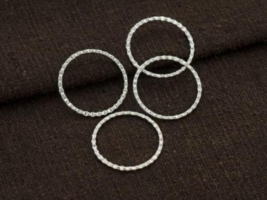 925 Sterling Silver Textured Circle Closed Rings, Connectors 18x1mm.