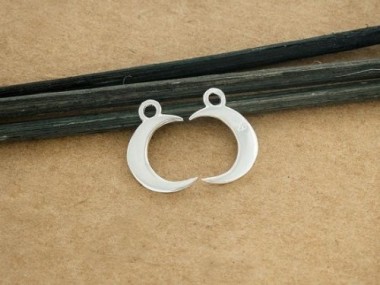 925 Sterling Silver Crescent Moon Pendants 10x12 mm.