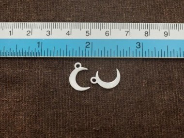 925 Sterling Silver Crescent Moon Pendants 10x12 mm.