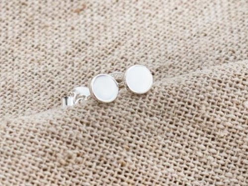 1 pair of 925 Sterling Silver Tiny Circle Disc Stud Earrings 4mm. minimalist earrings , Polish Finished