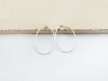 925 Sterling Silver Oval Hoop Earrings 16x25mm.